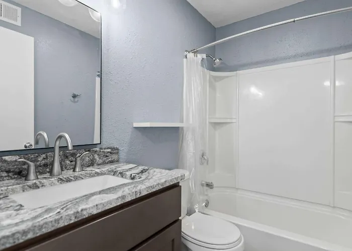 Newly Renovated Unit In Spfld #204 Springfield